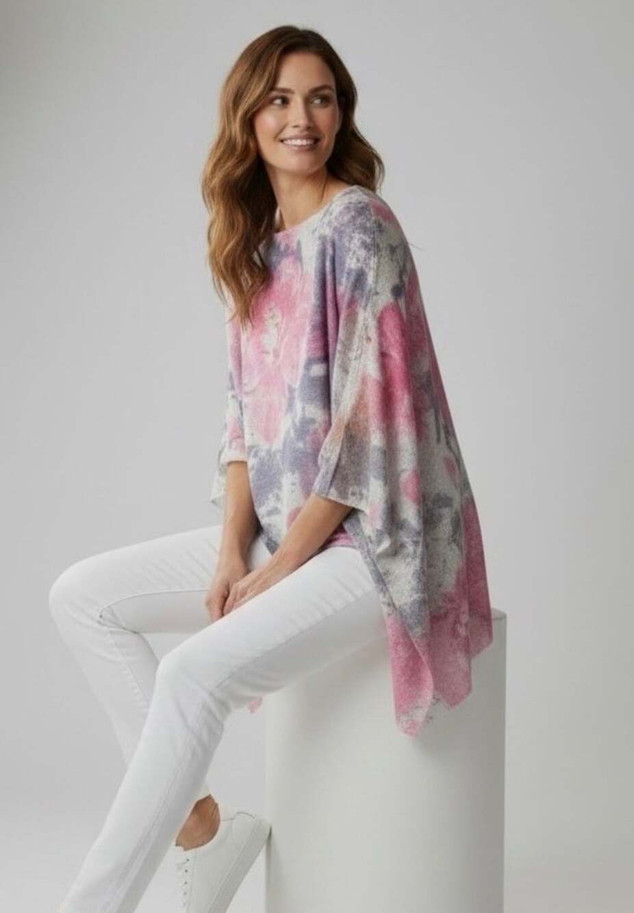 Oliver By Escada Poncho Size M Pink Floral Tie Dye Knit Sweater